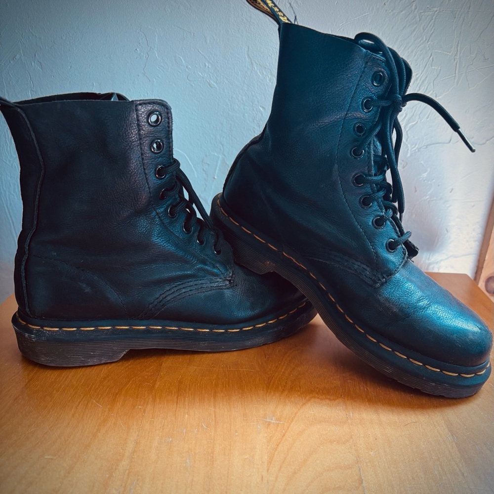 Dr. Martens Black Pascal EU38